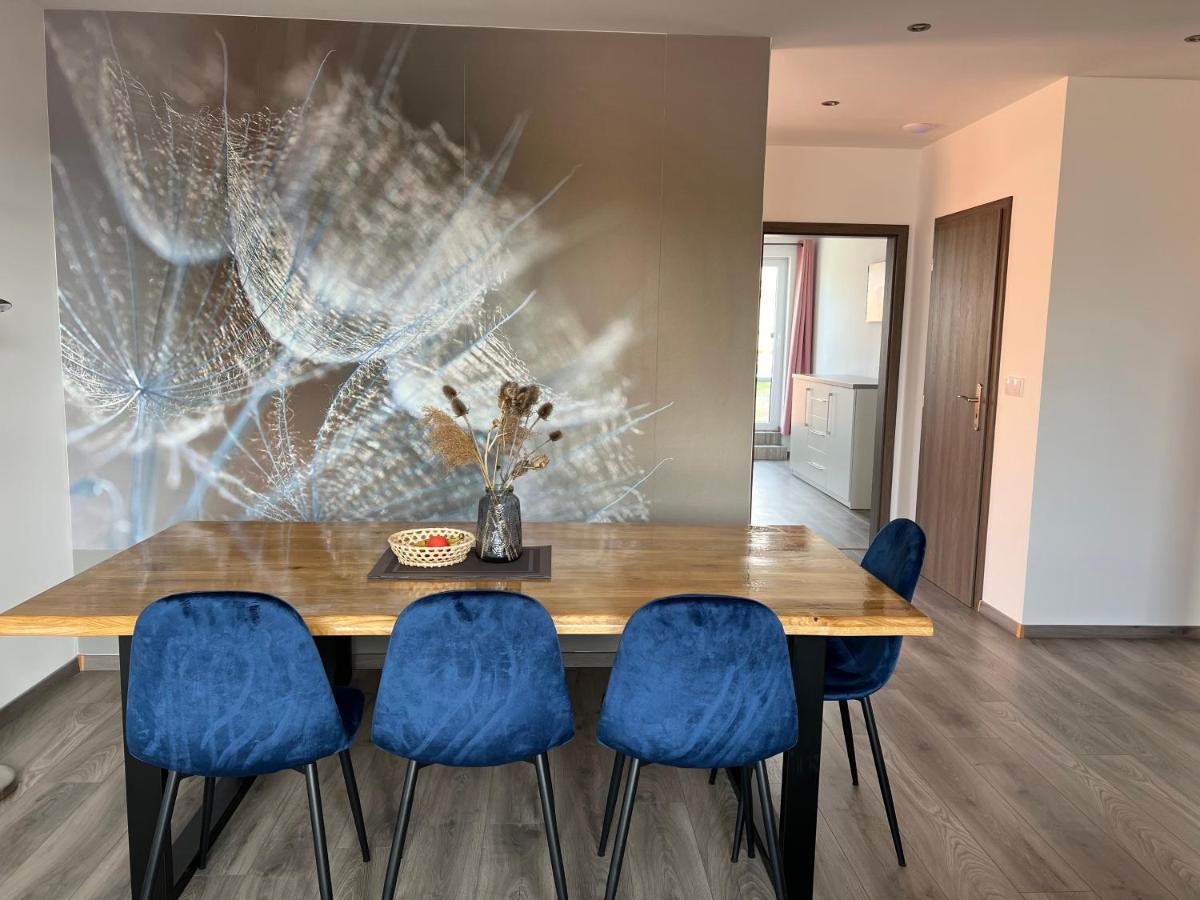 Apartmany Catalina Nesvady Exteriör bild