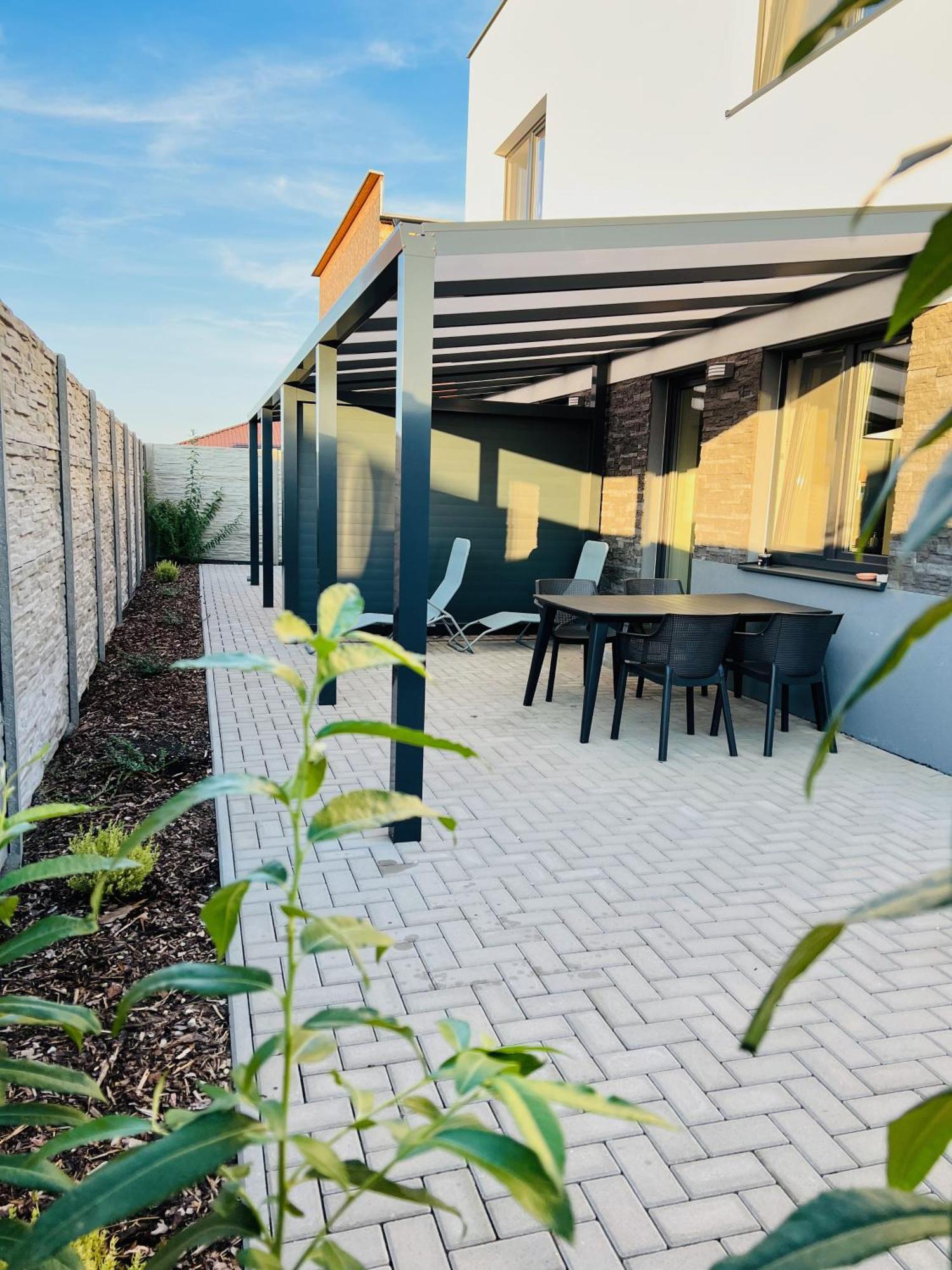 Apartmany Catalina Nesvady Exteriör bild