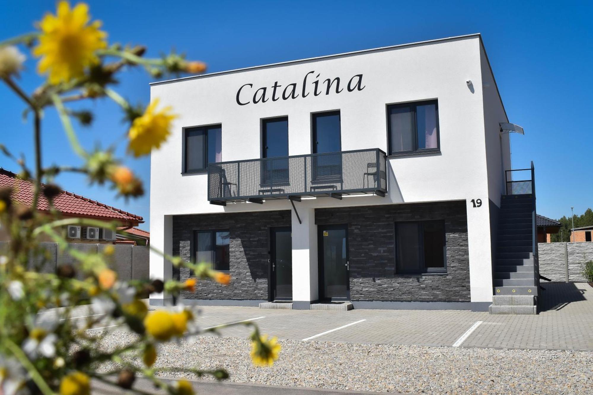 Apartmany Catalina Nesvady Exteriör bild