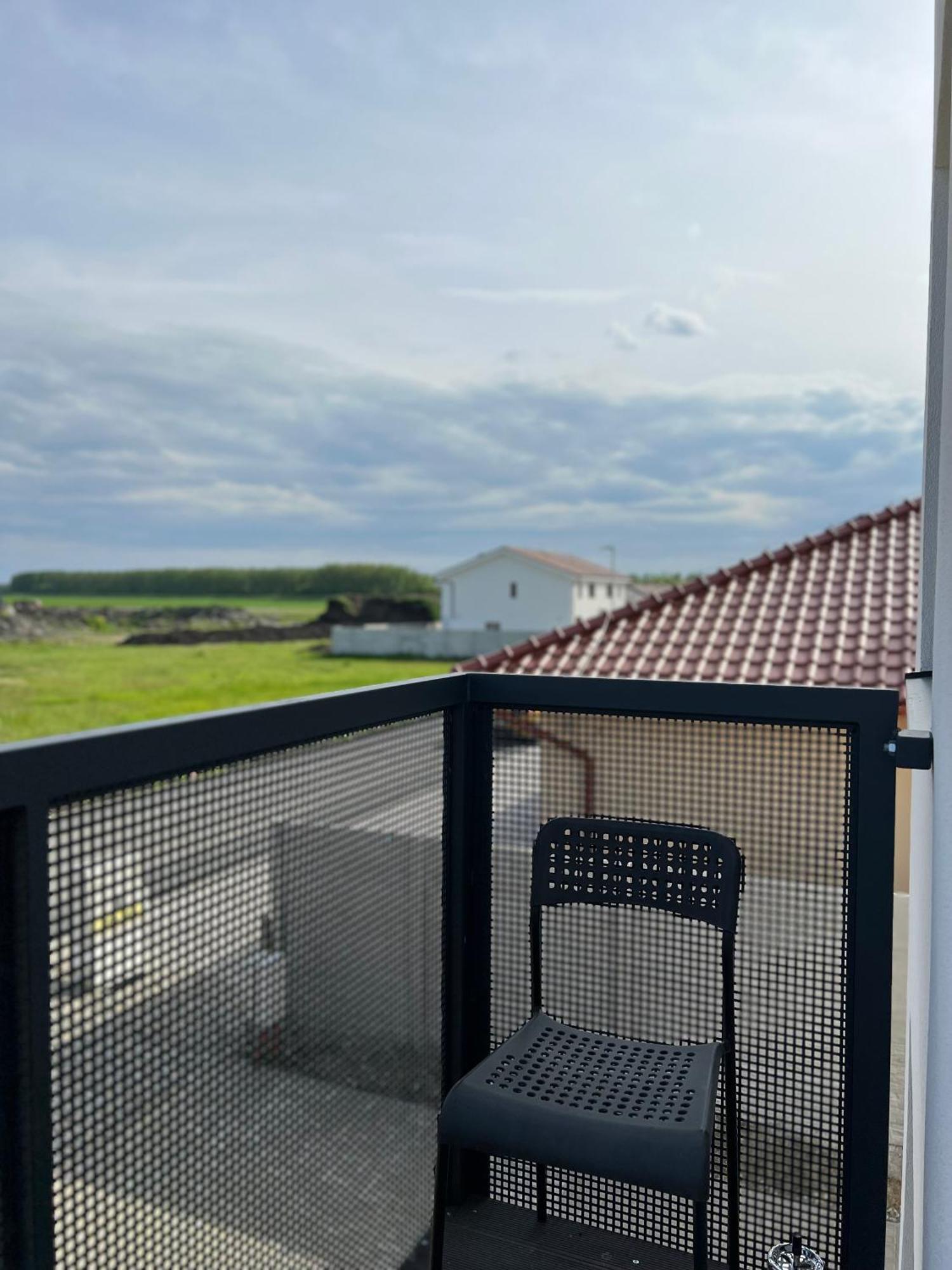Apartmany Catalina Nesvady Exteriör bild