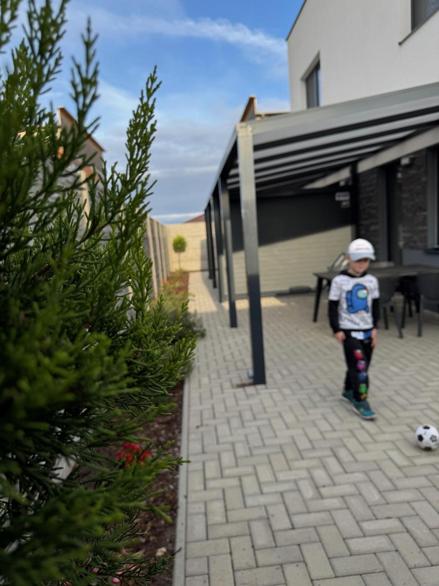 Apartmany Catalina Nesvady Exteriör bild